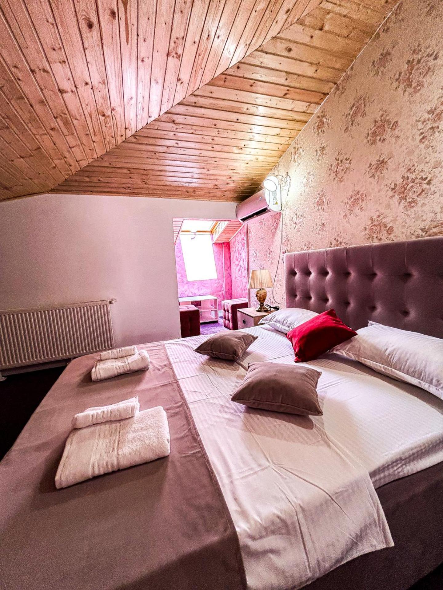 Hotel Boutique Casa Vermont บูคาเรสต์ ภายนอก รูปภาพ