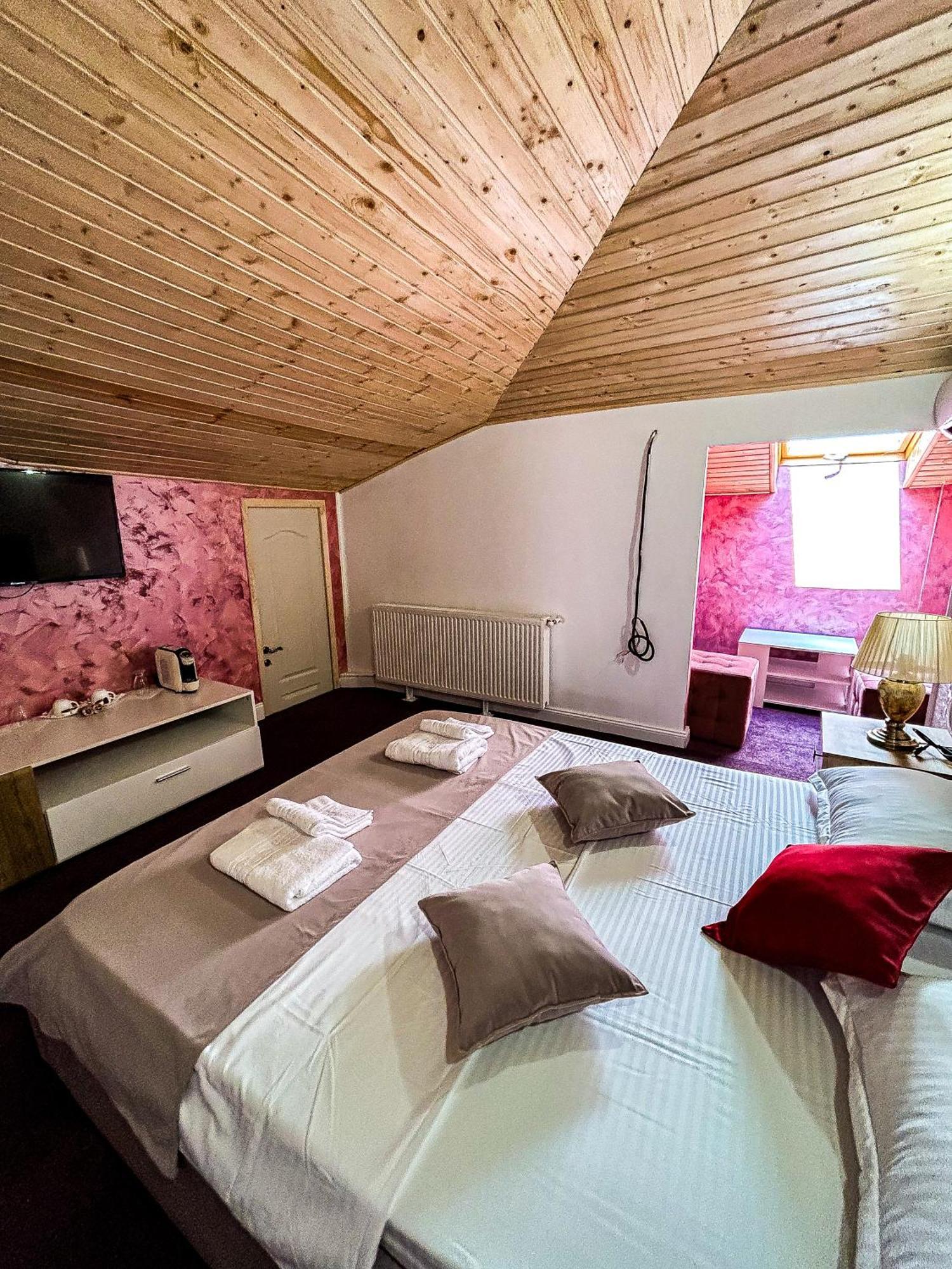 Hotel Boutique Casa Vermont บูคาเรสต์ ภายนอก รูปภาพ